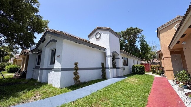 Building Photo - 20607 SW 93rd Ave Rental