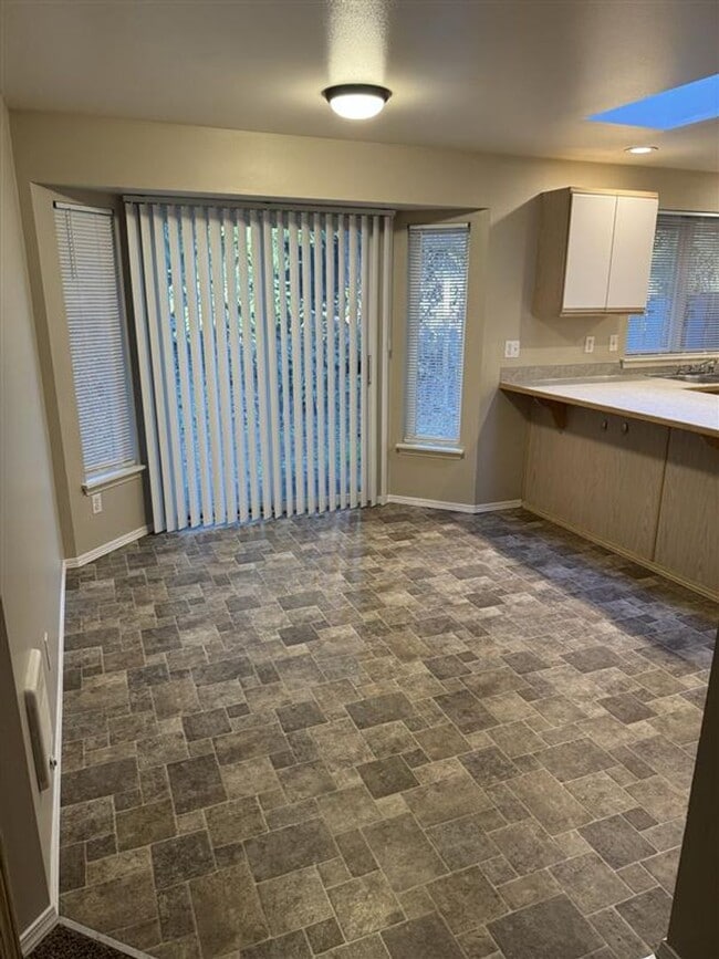 Photo - Bonney Lake-19003/05 Unit 19003
