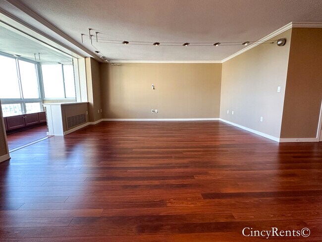 Photo - 2444 Madison Rd Unidad 1901