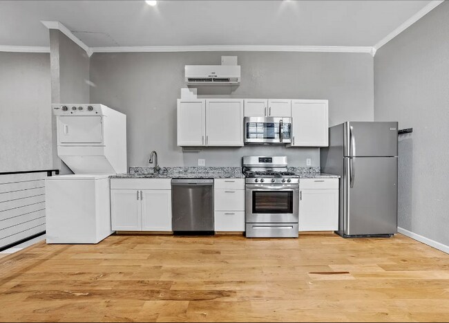 Photo - 2714 E 15th St Unit 4