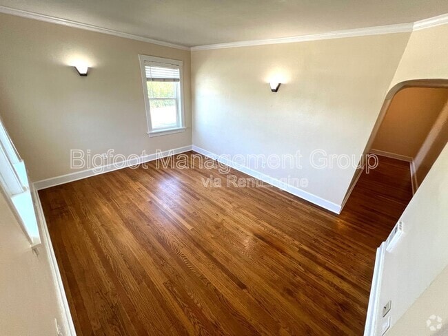 Building Photo - 937 12th Ave Rental