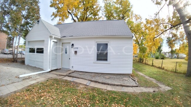 Building Photo - 1339 K Ave NE