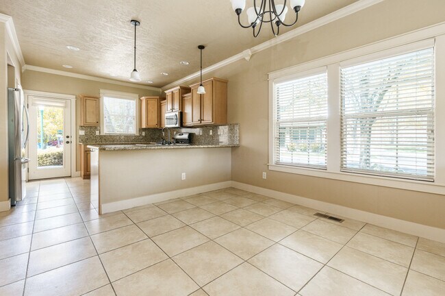 Photo - 994 E Winding Creek Dr