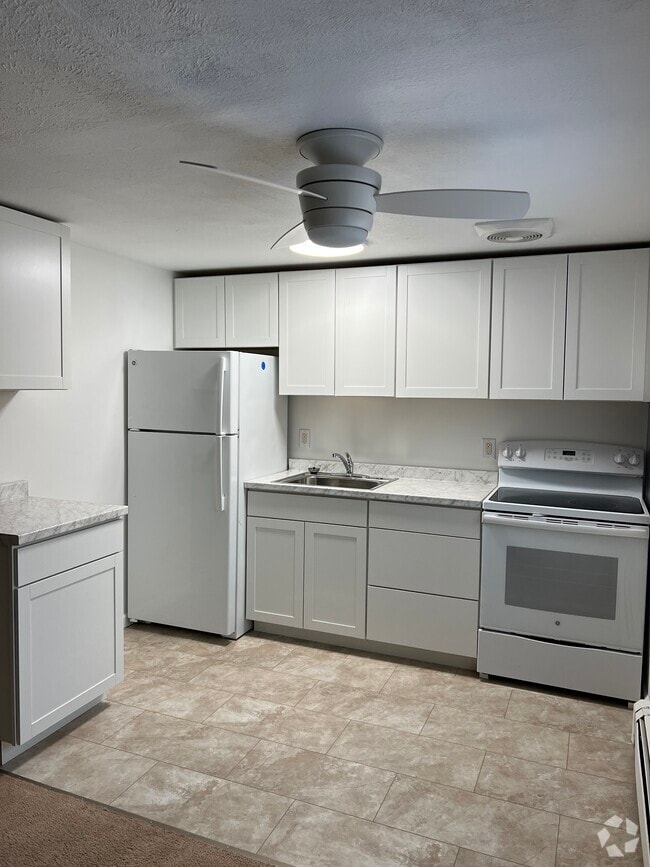 Kitchen - Sleepy Hollow Road Apartments