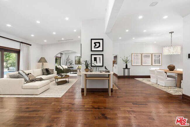 2108 San Ysidro Dr