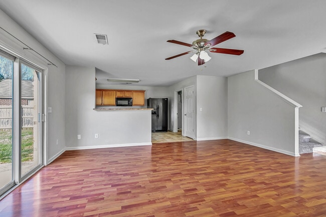 Photo - 138 Bermuda Lakes Dr