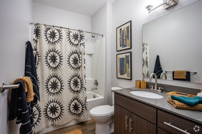 4BR, 4BA - 1,181SF - Bathroom 1 - TENN