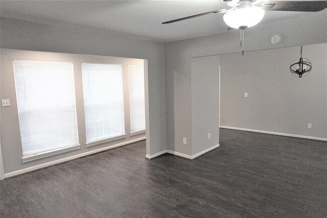 Photo - 2727 Tinechester Dr