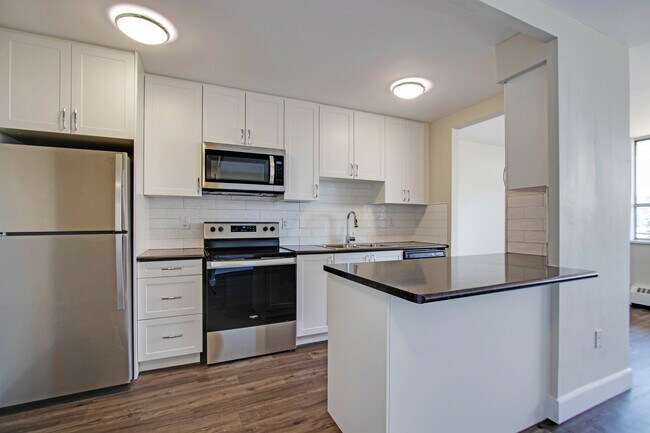 Building Photo - 2801 Jane St