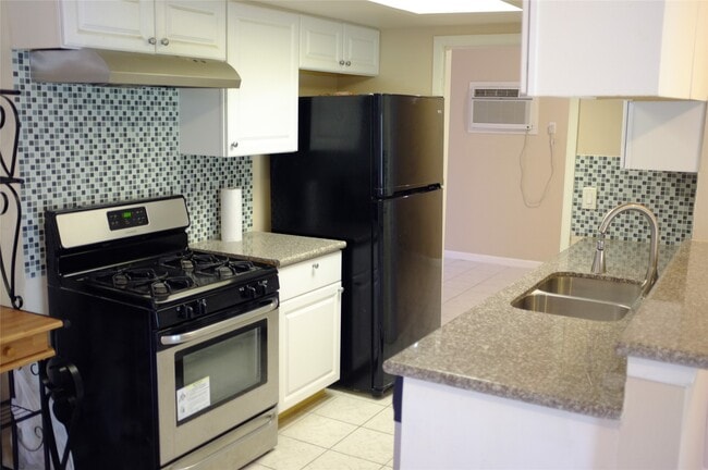 Photo - 6310 French Chateau Dr