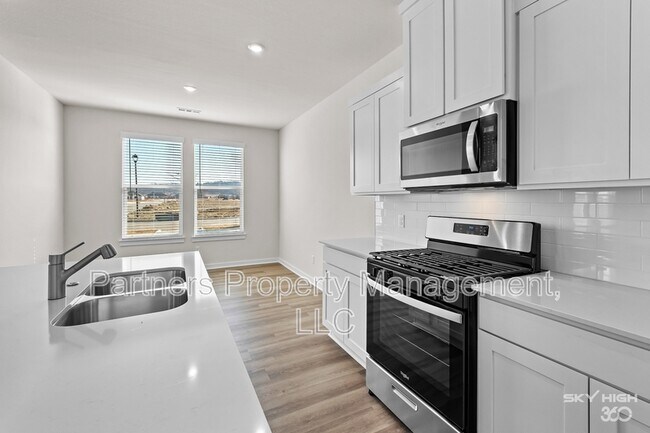 Photo - 289 S Neon Ave
