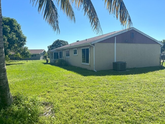 Photo - 2901 SW Birtle Ct