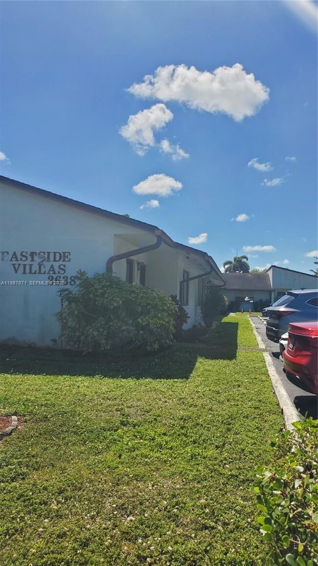 Photo - 2638 Taylor St