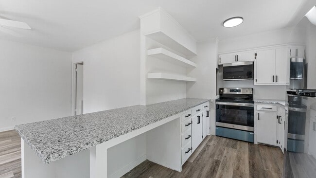 Photo - 828 W Caraway St