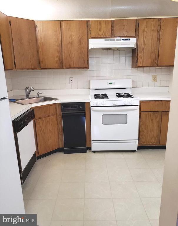 Photo - 8 Joyner Ct