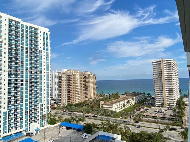Building Photo - 1965 S Ocean Dr Unit 15A