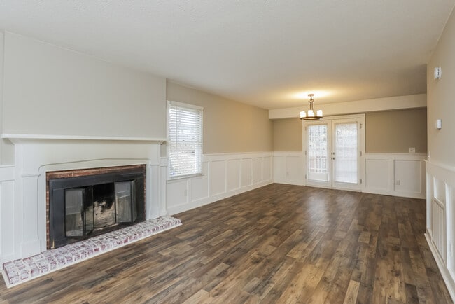 Photo - 1005 Chockecherry Ln