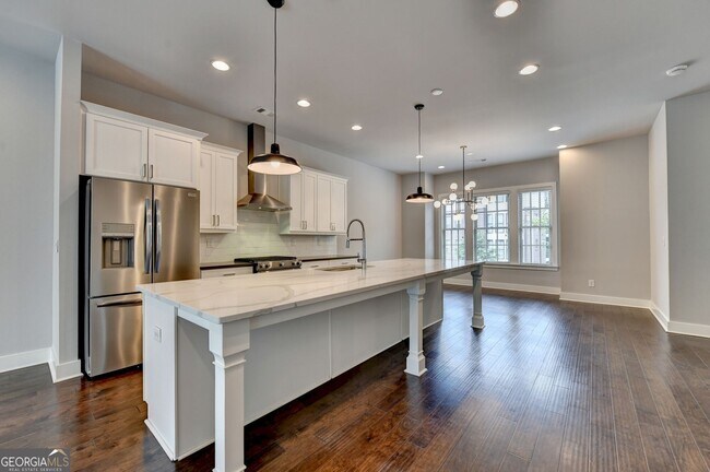 6097 Boylston Dr NE