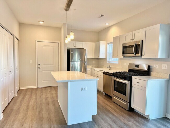 Photo - 855 E Main St Unit 1B