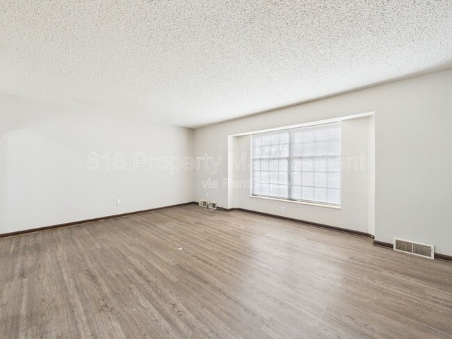 Photo - 3929 S Carriage Ln