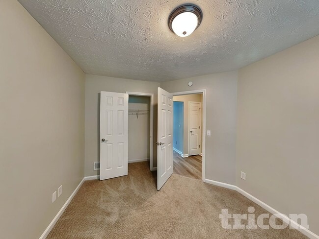 Photo - 530 Mackinaw Dr