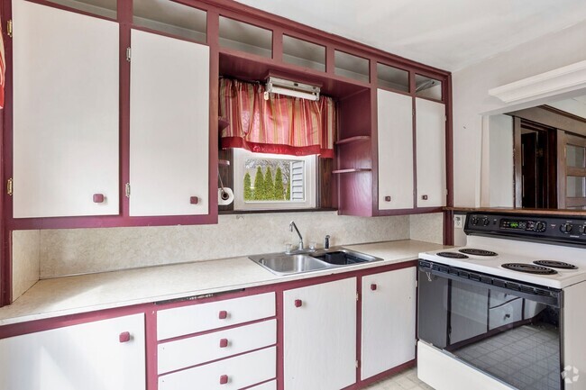 Building Photo - 4 Bedroom House in Kimberly