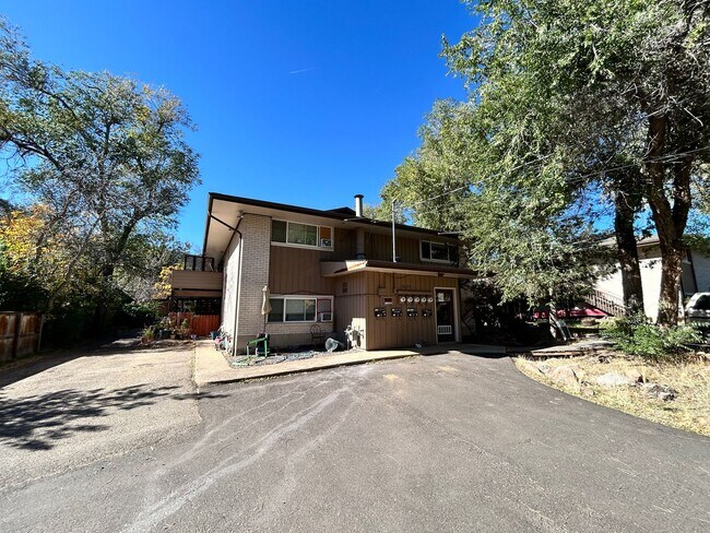 Building Photo - Charming 2Br/1Ba Apartment in Quiet Boulde...
