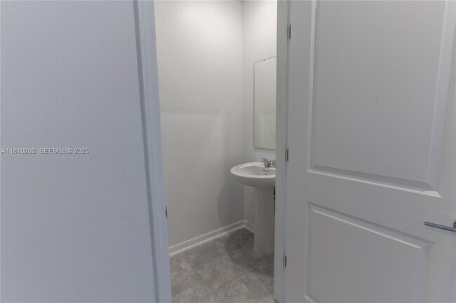 Photo - 934 Cattleman St