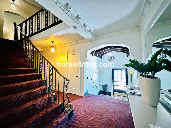 Photo - Luxury Condo Living Near the Country Club ...