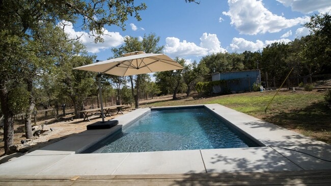 124 S Rainbow Ranch Rd