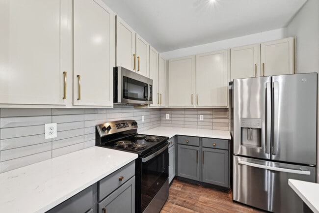 Building Photo - Barron Park Rental