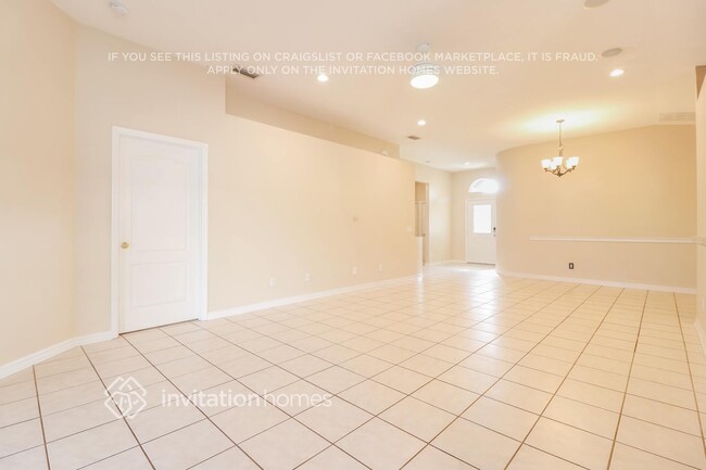 1022 Torreya Way