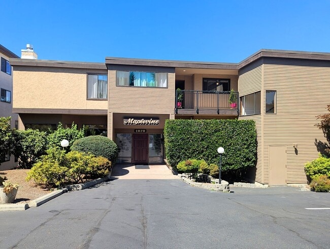 Building Photo - 1bd/1ba Edmonds Condo Unit 406