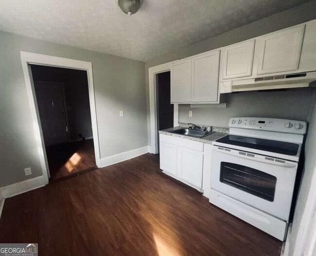 Photo - 115 W Tinsley St