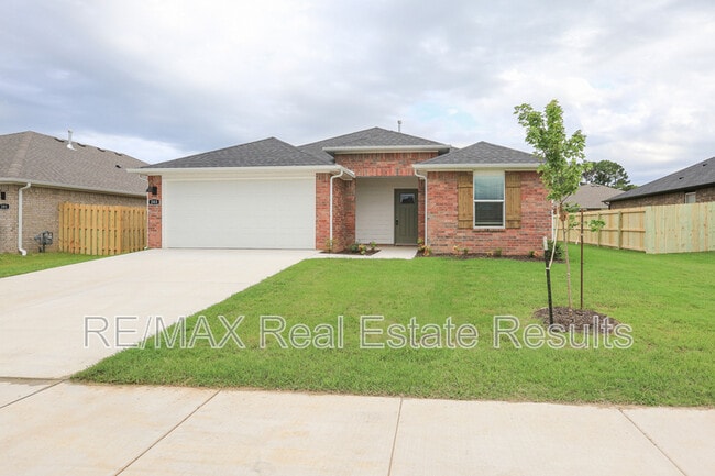 Photo - 203 Collie Ave House