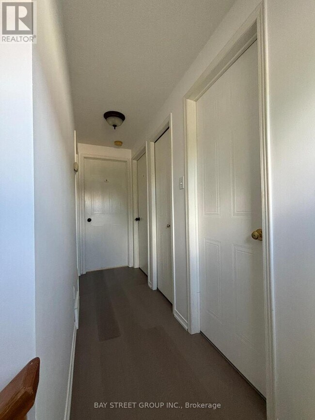 Photo - 327 Cornridge Pl