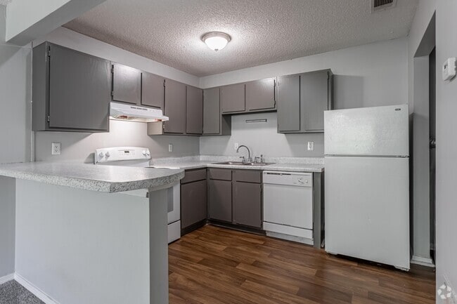 1BR, 1BA - 710 SF