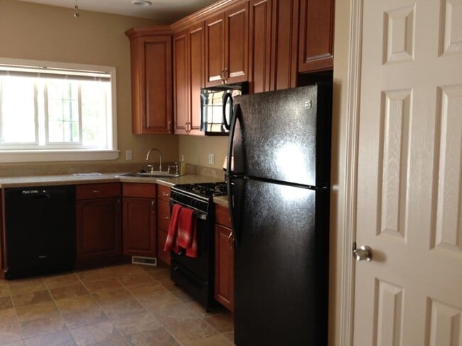 Photo - 158 Dryden Way