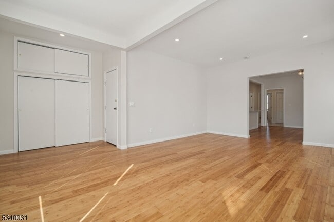 Photo - 403 Abington Ave Unidad 2