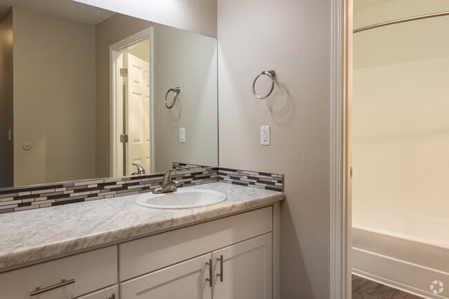 1HAB, 1BA - 750 ft² - Latitude Apartment Homes