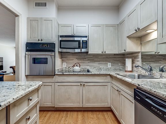 Photo - 3701 Turtle Creek Blvd Unit 66