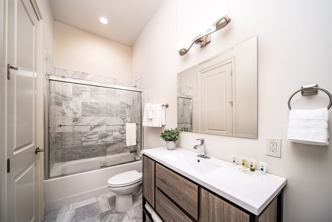 Photo - 210 Decatur St Unidad 210 Decatur #401