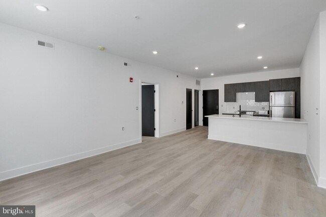 Photo - 3045-51 Richmond St Unidad 504