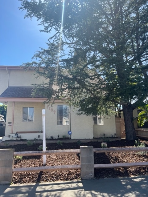 frente de la casa - 4109 Beethoven St