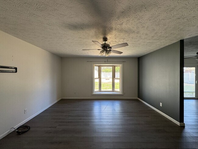 Photo - Charming 3 Bed 2 Bath Home with Fenced Yard