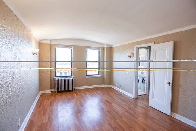 1110 W Rosemont Ave Unit 411