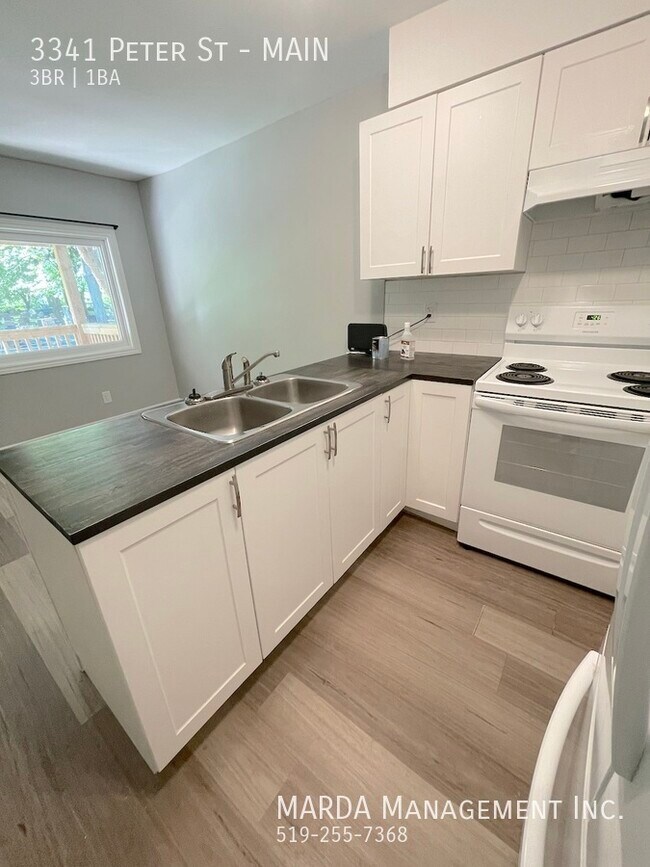 Photo - RENOVATED 3+1BEDROOM/1-BATH TOWNHOUSE IN WEST WINDSOR -ALL INCLUSIVE Unité MAIN