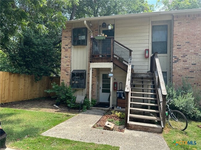 Photo - 421 W San Antonio St Unit E1