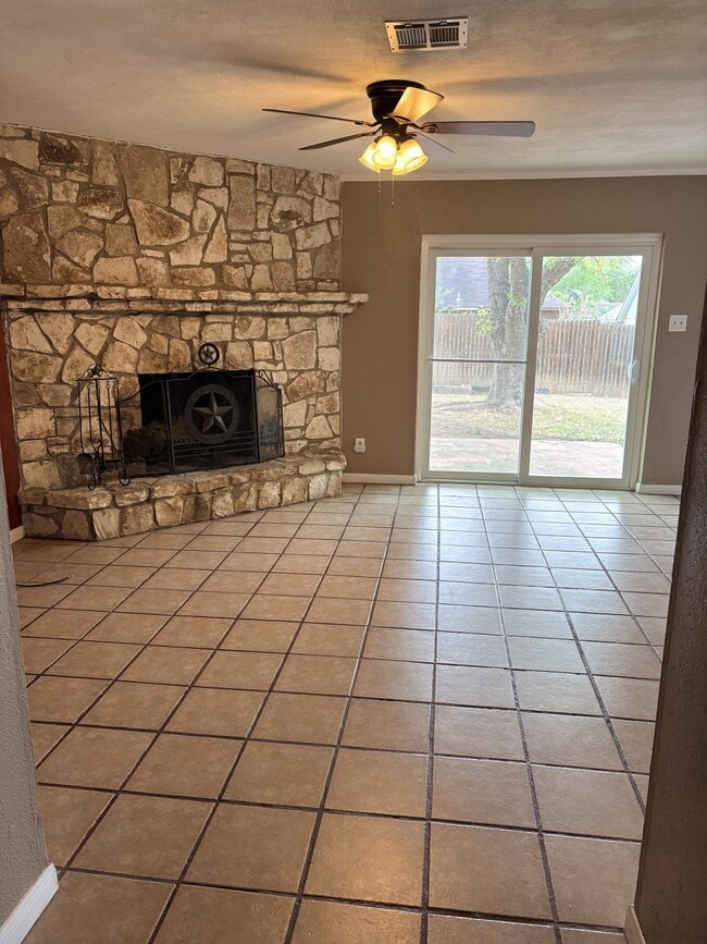 Photo - 3310 Turnabout Loop