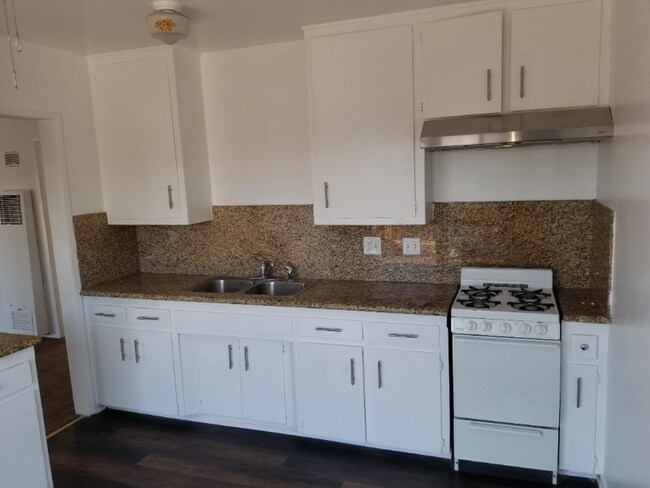 Photo - 613 Jacmar Dr Unit D